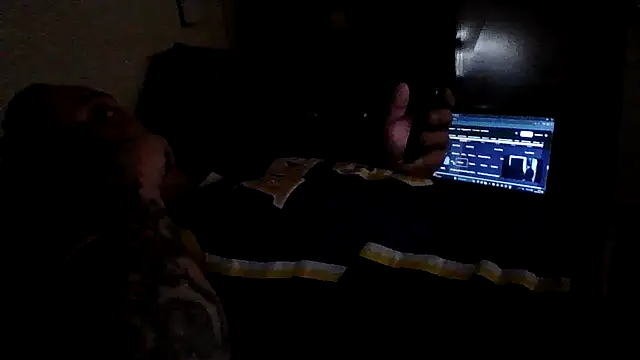 Snapshot of CandiedPompano chatting on 10/18/25, 04:25 CandiedPompano online show from 10/18/25, 04:25