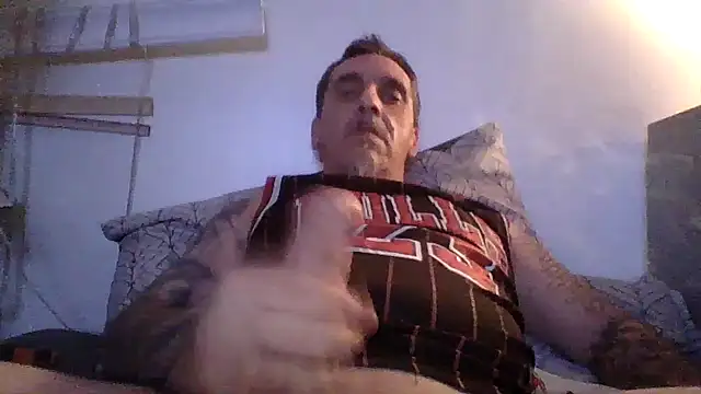 Snapshot of CandiedPompano chatting on 06/17/26, 04:01 CandiedPompano online show from 06/17/26, 04:01