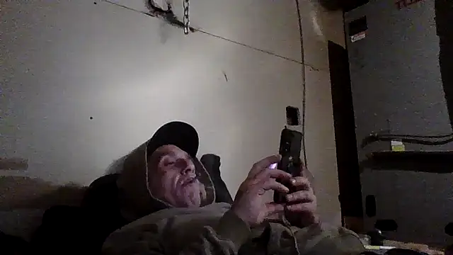 CandiedPompano online show from 10/31/25, 05:53