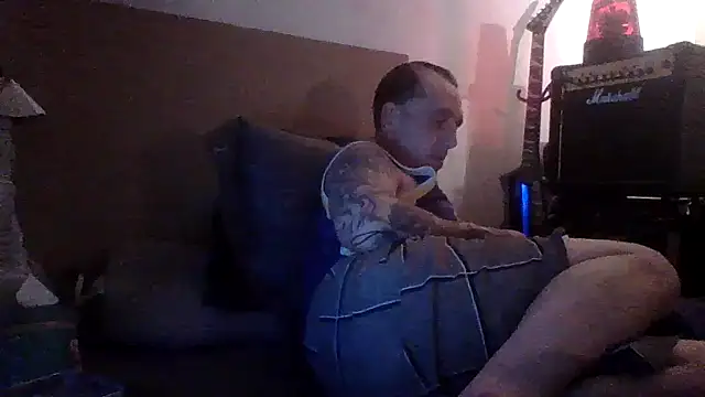 CandiedPompano online show from 12/03/25, 02:56