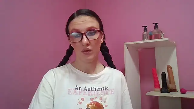 LolaBoobs online show from 02/15/26, 06:58