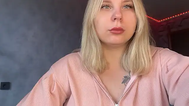 Thalia  Star online show from 12/02/25, 09:55