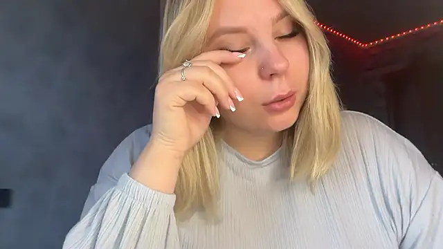 Thalia  Star online show from 11/29/25, 09:09