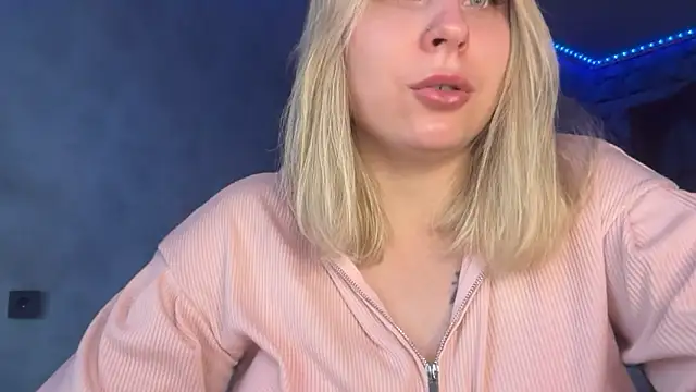 Thalia  Star online show from 12/03/25, 09:53