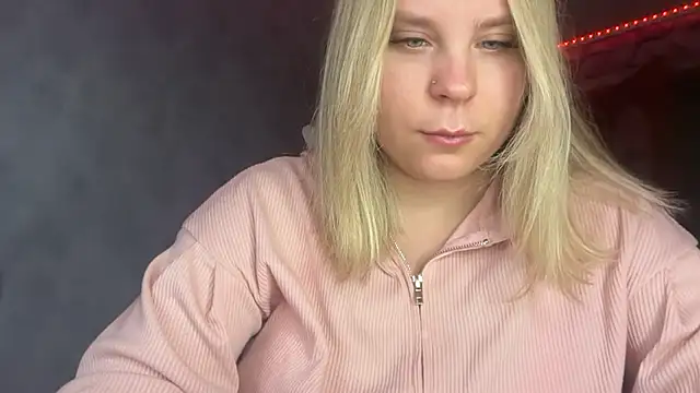 Thalia  Star online show from 12/05/25, 09:41