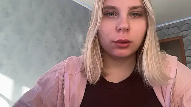 Thalia  Star online show from 10/15/25, 10:45