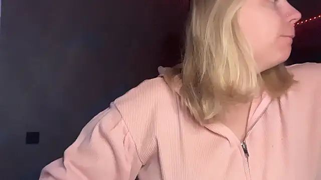 Thalia  Star online show from 11/04/25, 05:33