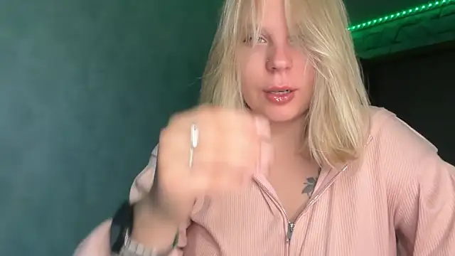 Thalia  Star online show from 10/12/25, 10:49