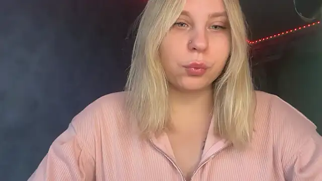 Thalia  Star online show from 12/16/25, 08:51