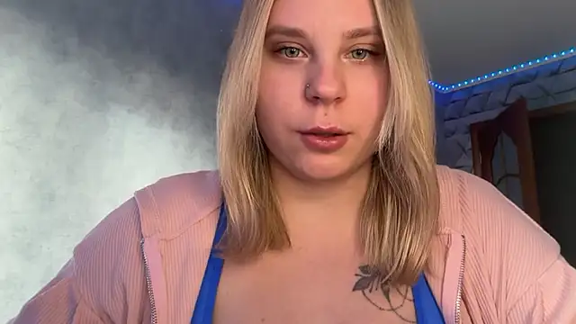 Thalia  Star online show from 12/23/25, 10:14