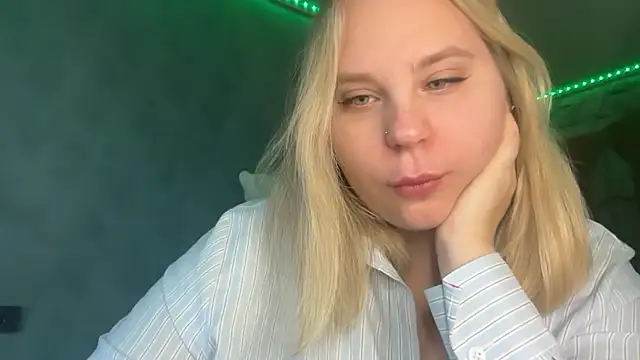 Thalia  Star online show from 12/04/25, 08:57