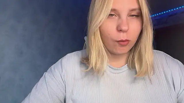 Thalia  Star online show from 10/17/25, 12:29