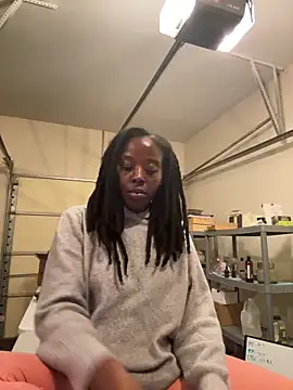 choclatepeaach online show from 11/10/25, 10:37