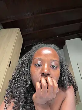 choclatepeaach online show from 12/17/25, 06:46