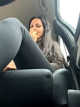 -OLYA- online show from 11/09/25, 10:41