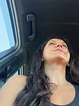 -OLYA- online show from 10/17/25, 10:18