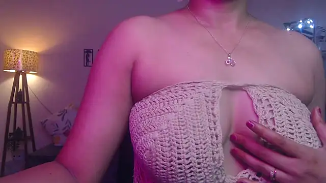 Zonayesha online show from 10/28/25, 08:02