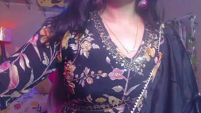 Snapshot of Zonayesha chatting on 05/27/26, 08:32 Zonayesha online show from 05/27/26, 08:32