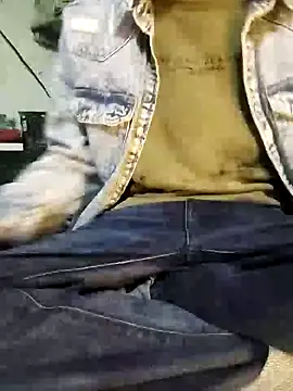 Snapshot of scmylife chatting on 12/20/24, 05:08 scmylife online show from 12/20/24, 05:08