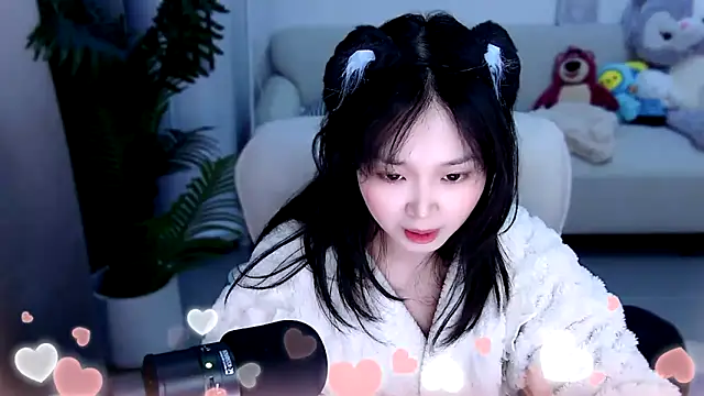 Snapshot of Sheep-1 chatting on 03/17/25, 12:35 Sheep-1 online show from 03/17/25, 12:35