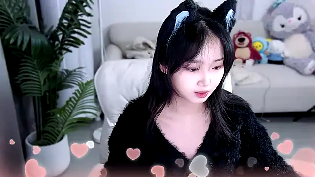 Snapshot of Sheep-1 chatting on 03/20/25, 11:05 Sheep-1 online show from 03/20/25, 11:05