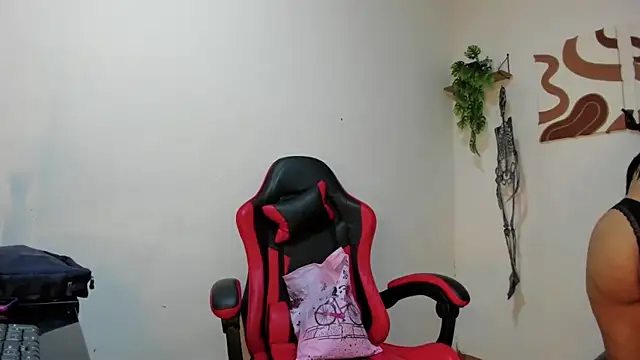 Caro kitty- online show from 10/31/25, 12:24