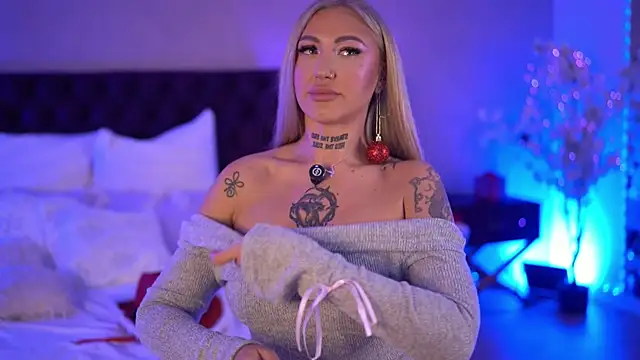 Snapshot of MazeSin chatting on 12/23/25, 10:47 MazeSin online show from 12/23/25, 10:47