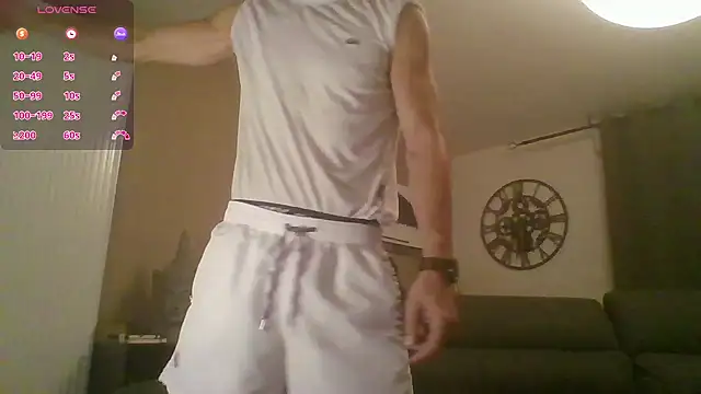 Snapshot of ApollonFit_x69 chatting on 10/07/25, 10:00 ApollonFit x69 online show from 10/07/25, 10:00
