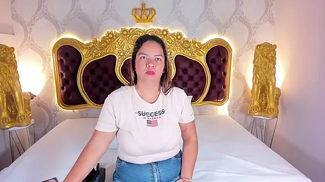 KendralHolson online show from 12/04/25, 04:22