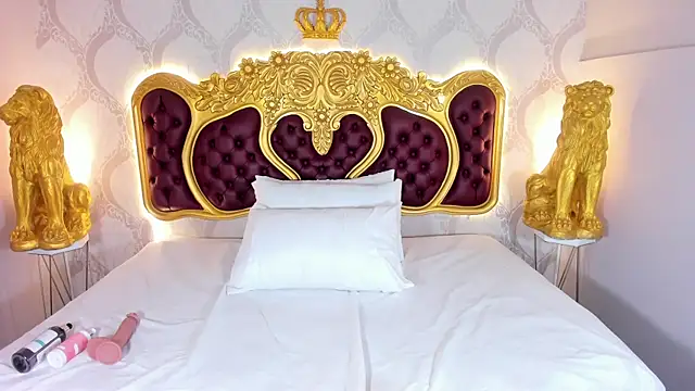 KendralHolson online show from 10/15/25, 04:33