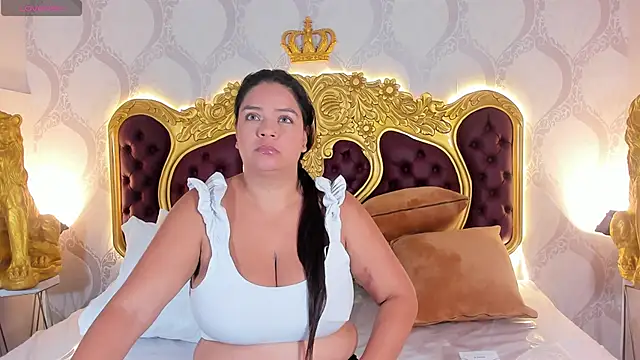 Snapshot of KendralHolson chatting on 02/17/26, 04:32 KendralHolson online show from 02/17/26, 04:32