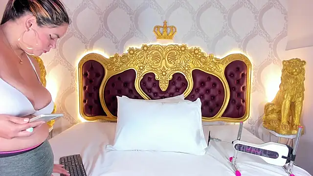 KendralHolson online show from 10/08/25, 04:58