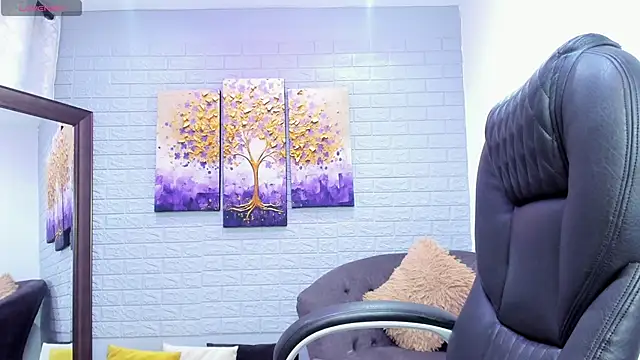 Snapshot of ebbafernandez_ chatting on 10/16/25, 12:13 ebbafernandez online show from 10/16/25, 12:13