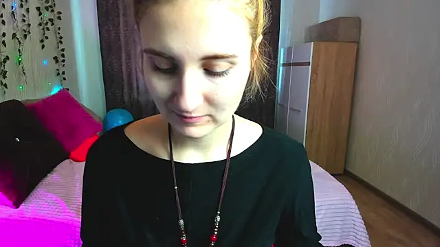 Miss Elsa  online show from 02/15/25, 03:52
