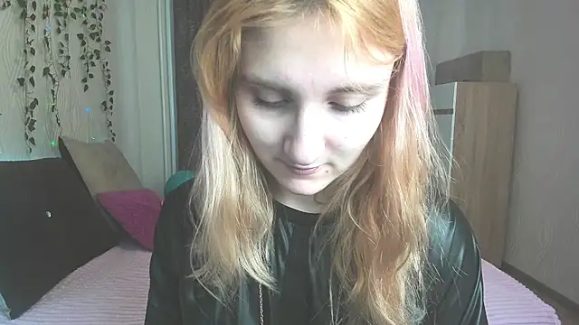 Miss Elsa  online show from 02/13/25, 03:50