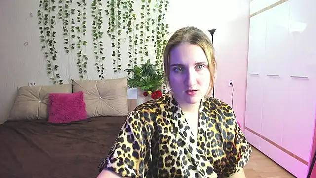 Miss Elsa  online show from 12/02/25, 02:30