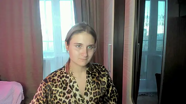 Miss Elsa  online show from 09/18/25, 11:57