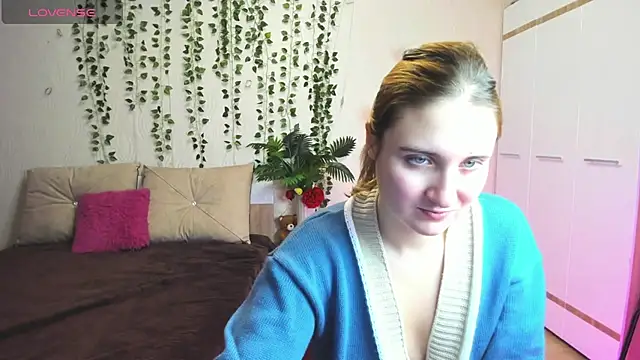 Miss Elsa  online show from 12/01/25, 02:12