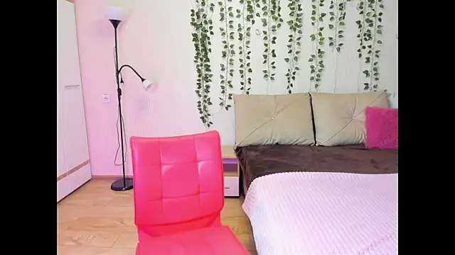 Miss Elsa  online show from 10/06/25, 12:28