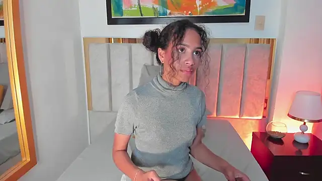 AntonellaHall  online show from 03/13/25, 11:27