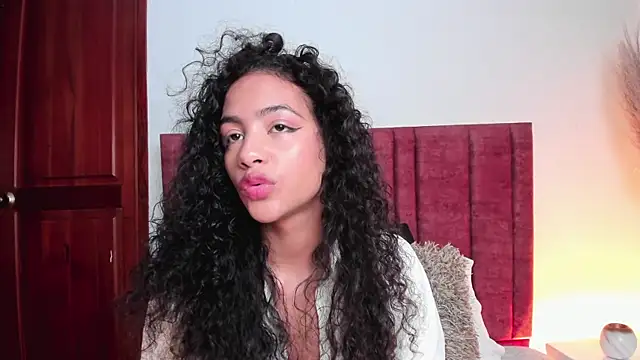 AntonellaHall  online show from 09/17/25, 12:18