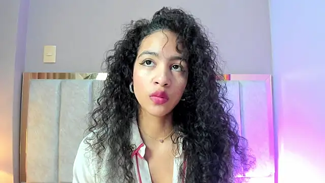 AntonellaHall  online show from 11/25/25, 12:27