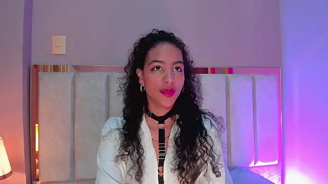 AntonellaHall  online show from 11/14/25, 11:47