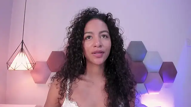 AntonellaHall  online show from 03/06/26, 06:47