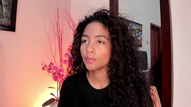 AntonellaHall  online show from 04/02/26, 06:36