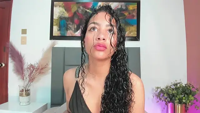 AntonellaHall  online show from 03/05/25, 11:49