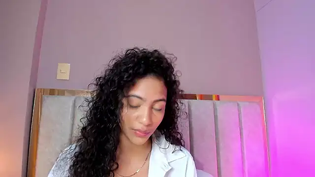 AntonellaHall  online show from 01/14/26, 12:20