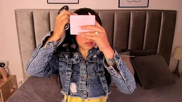 Emmy-Turnner online show from 12/02/25, 11:45