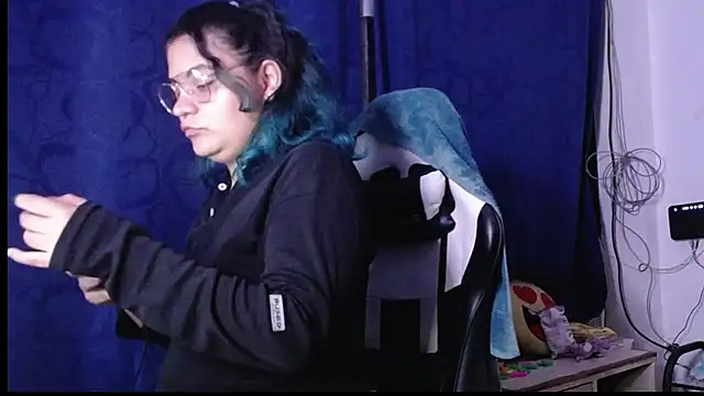 gigiqueen 18 online show from 11/13/25, 04:05