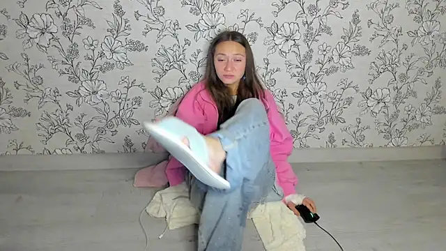 EllaSky xoxo online show from 10/19/25, 10:34